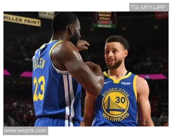 库里与足球明星的首次见面引发球迷热议和期待 库里与足球明星的首次见面引发球迷热议和期待